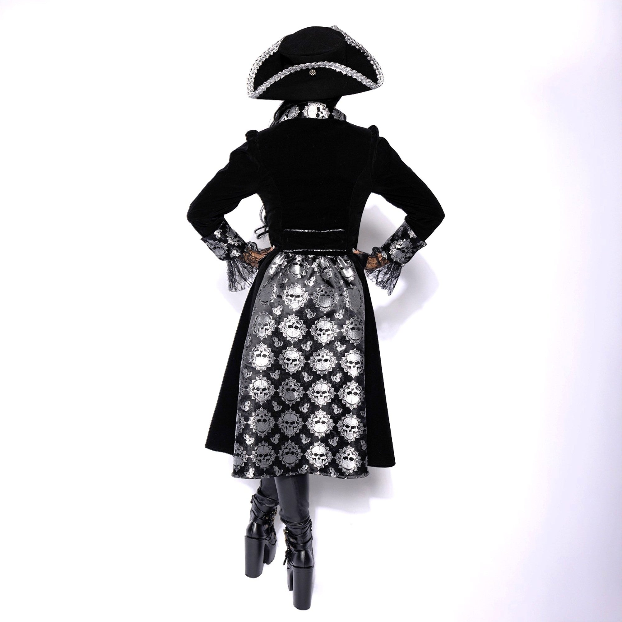Captain Coat,  Ladies, Black Bones