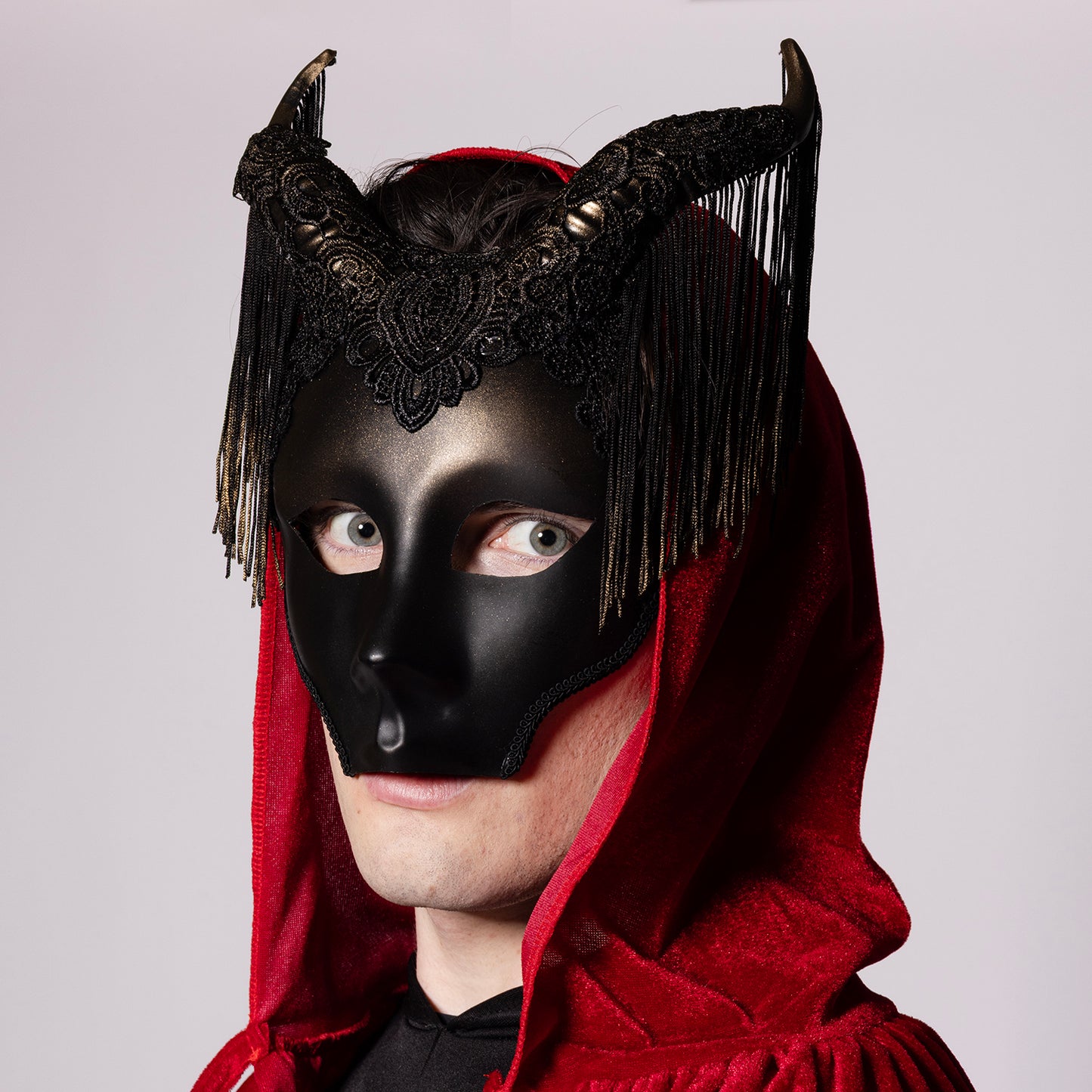 Venetian Horned Fringe Mask
