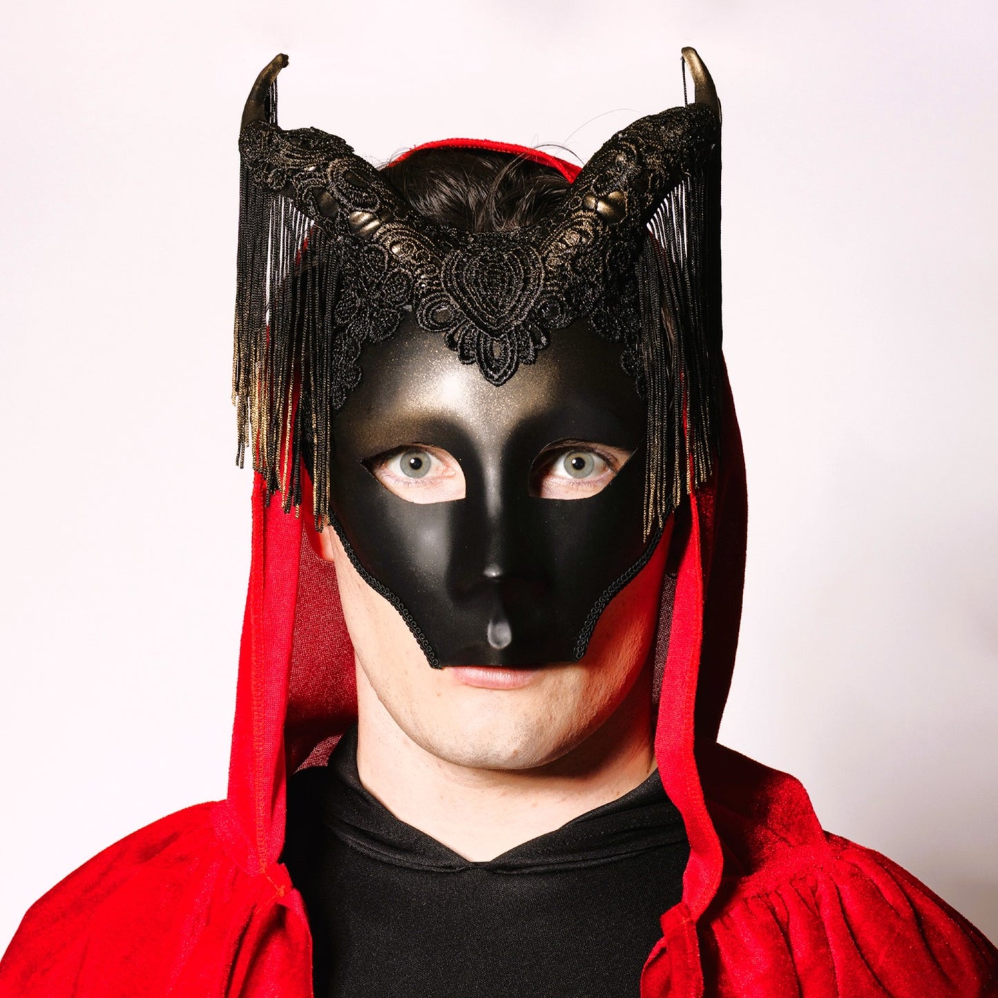 Venetian Horned Fringe Mask