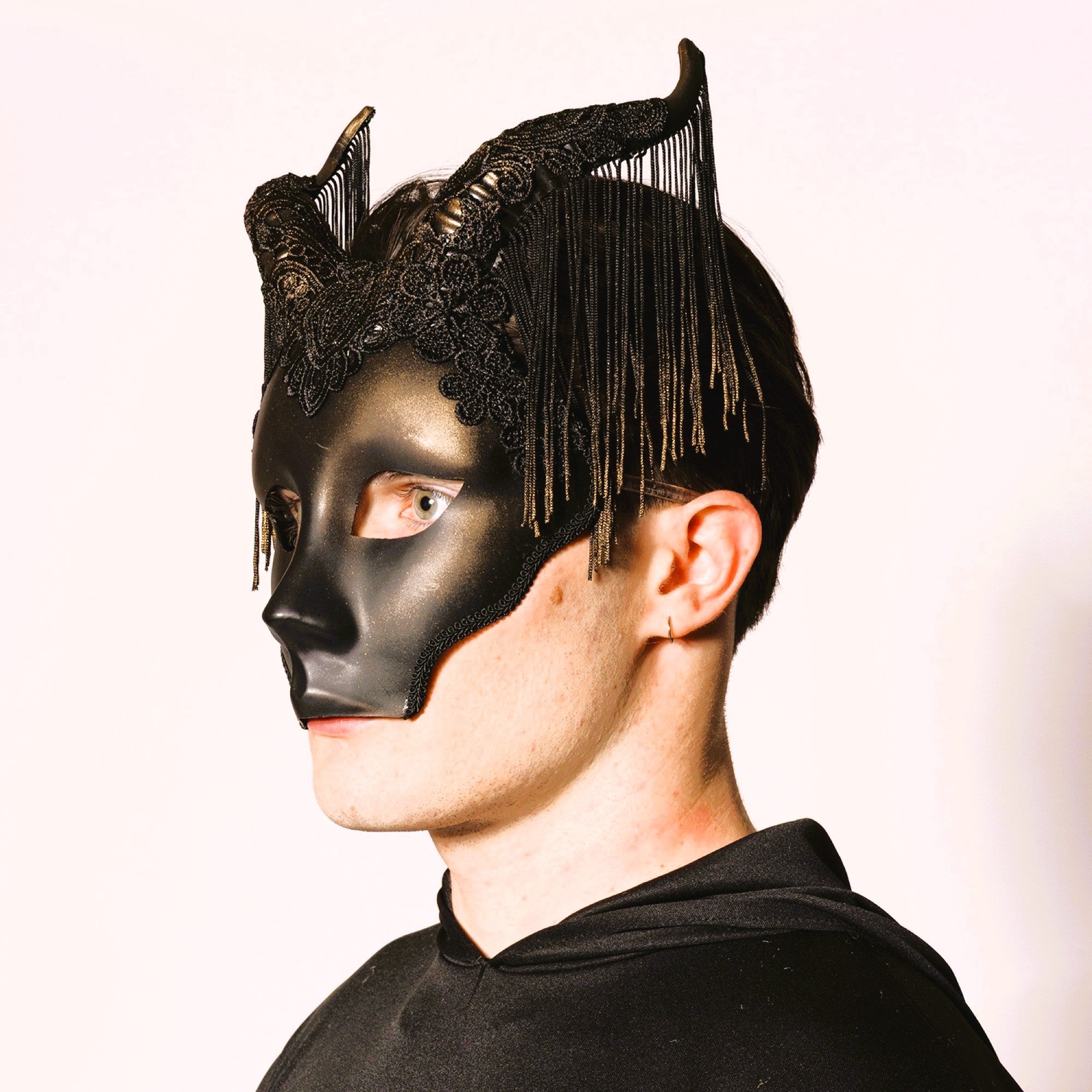 Venetian Horned Fringe Mask