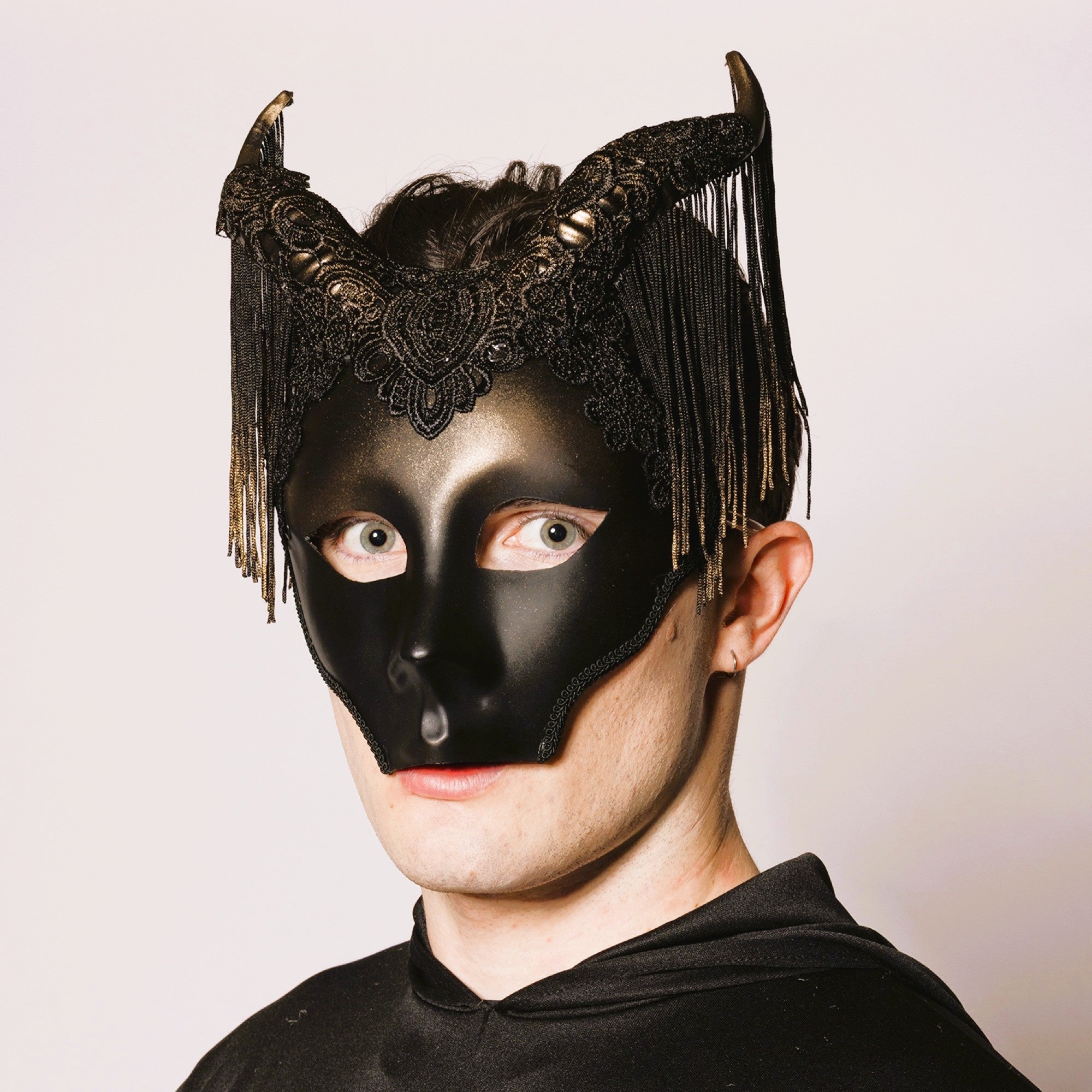 Venetian Horned Fringe Mask