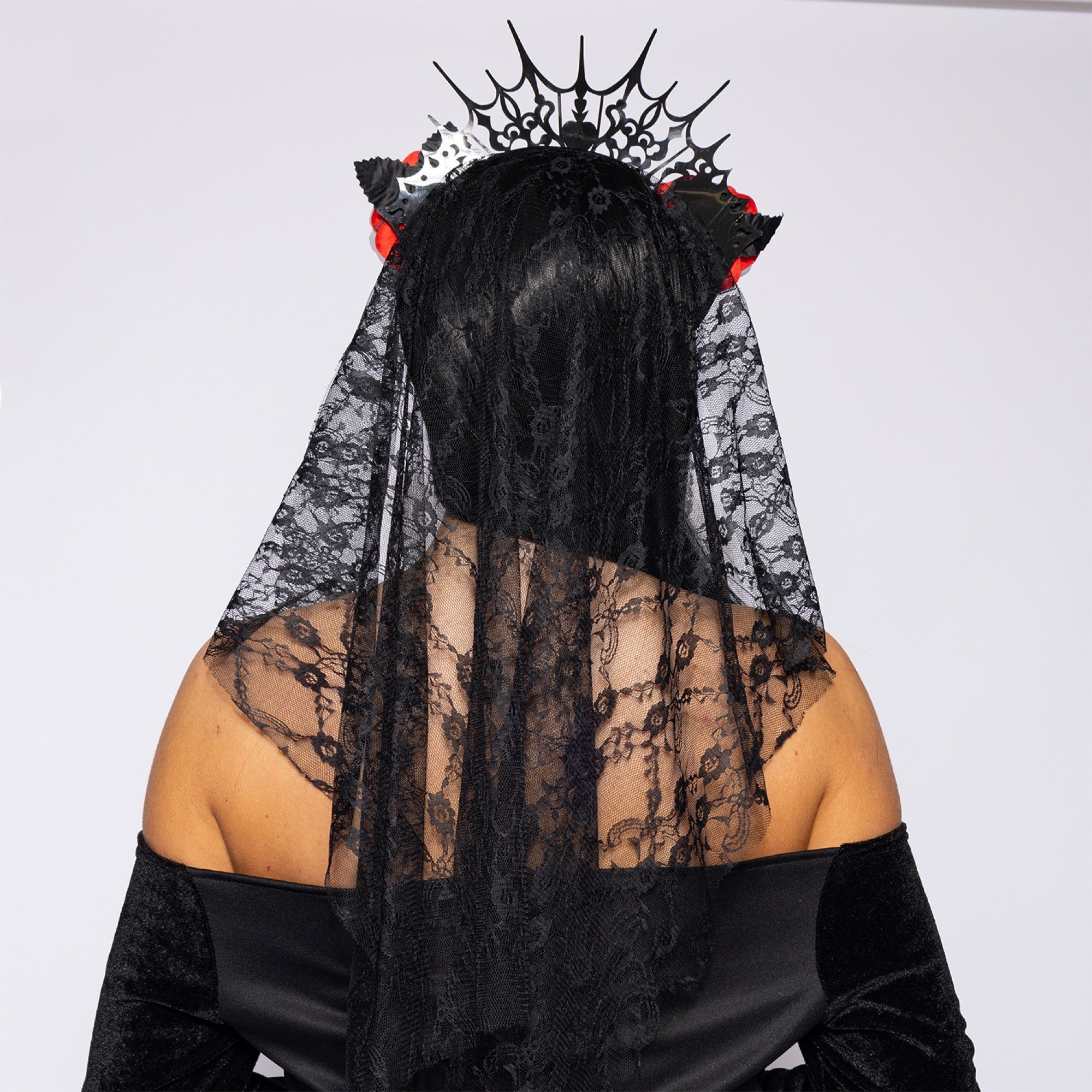 Tiara, Black Rose